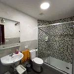 Apartamento En 1ª Linea De Playa Silgar Con Ubicacion Perfecta Y Parking Privado דירה