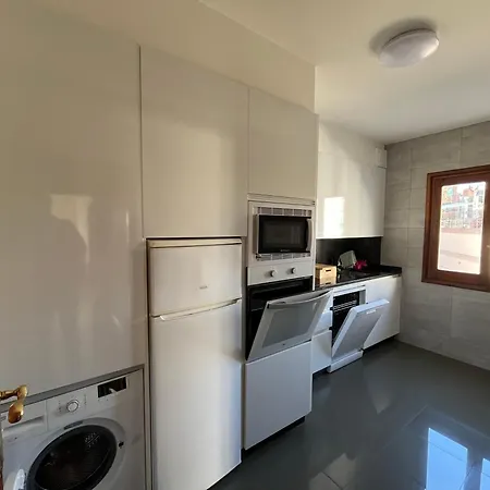 Apartamento En 1ª Linea De Playa Silgar Con Ubicacion Perfecta Y Parking Privado סנשנשו